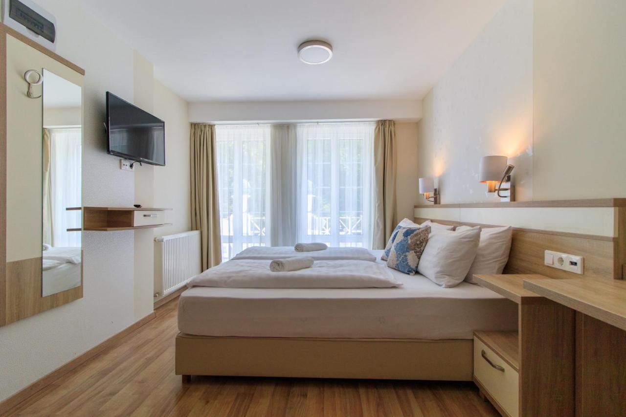 Villa Marina Inn Siófok Exteriör bild
